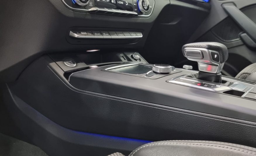 Audi Q5 S-line 2.0 tdi del año 2018 con 190cv